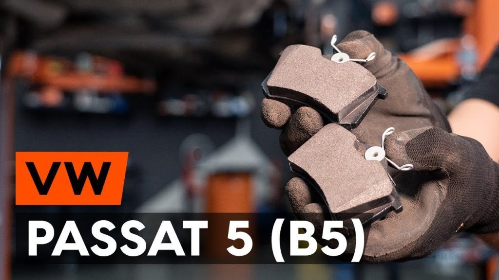 Jak wymienić tylne klocki hamulcowe w VW PASSAT 5 (B5) [PORADNIK AUTODOC]